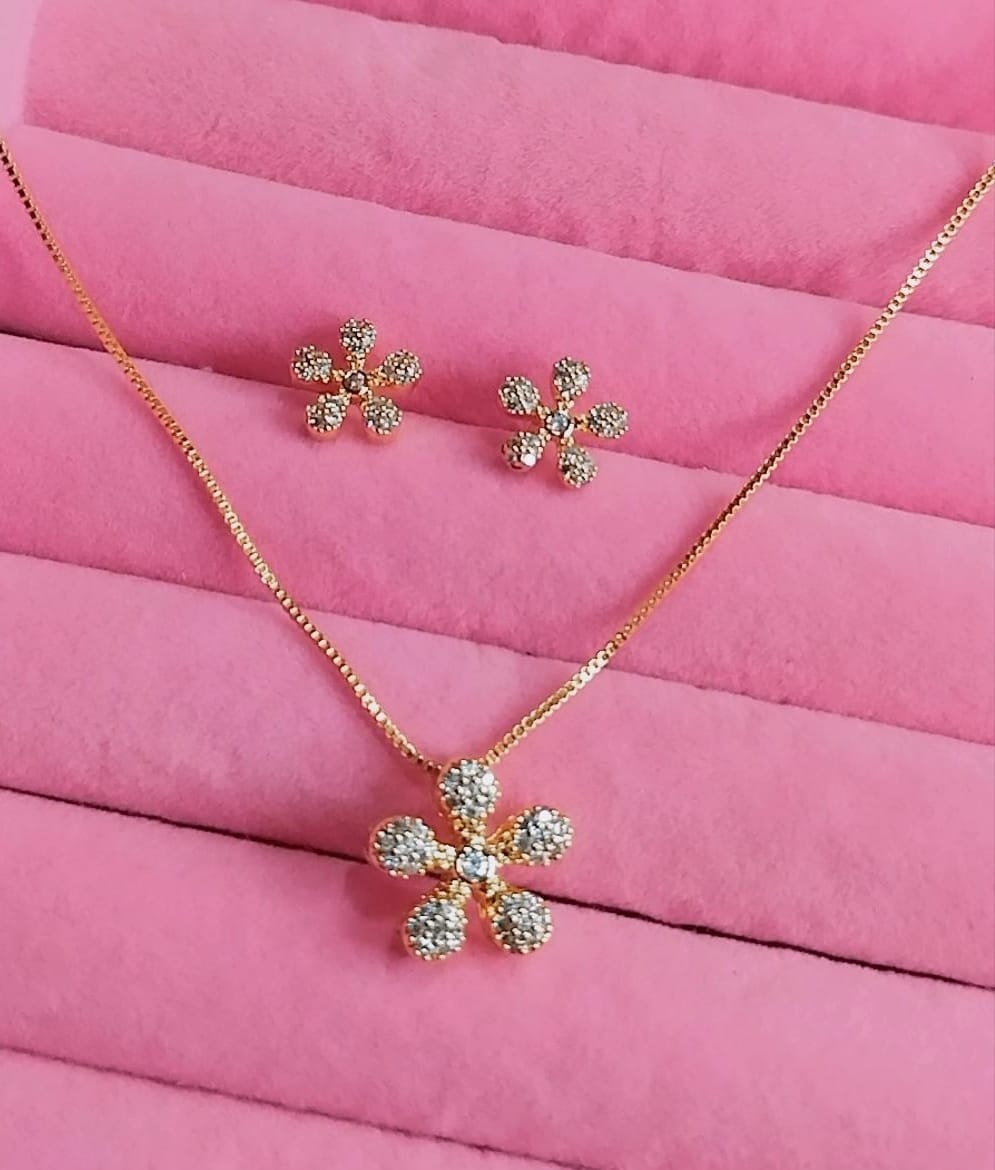 Conjunto Flor em Zircônia